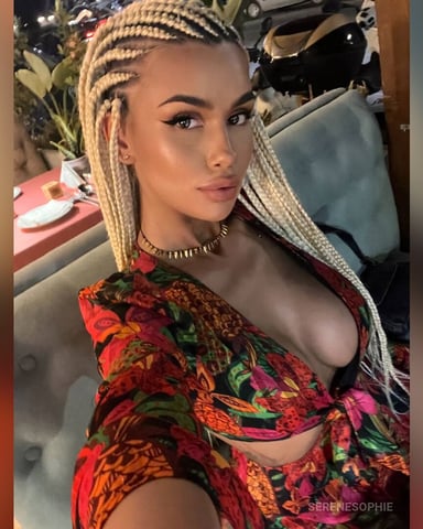 SereneSophie Foto