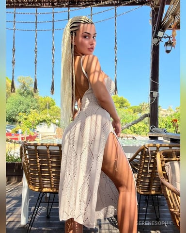 SereneSophie Foto