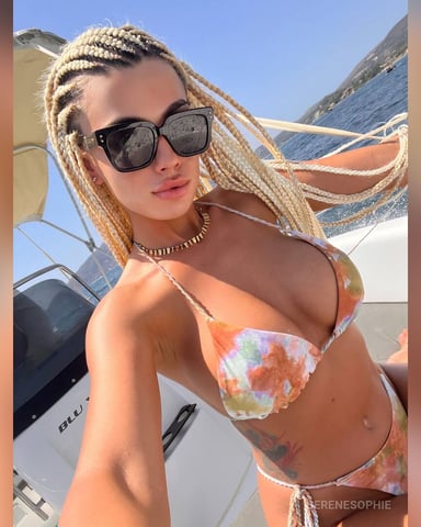 SereneSophie Foto