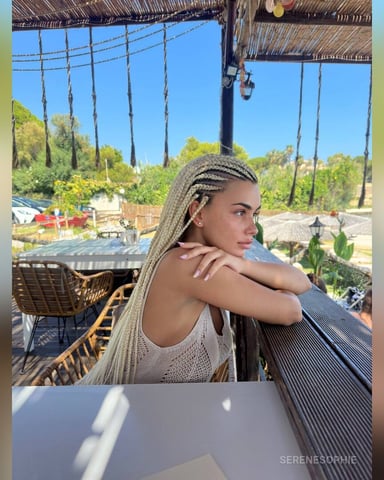 SereneSophie Foto