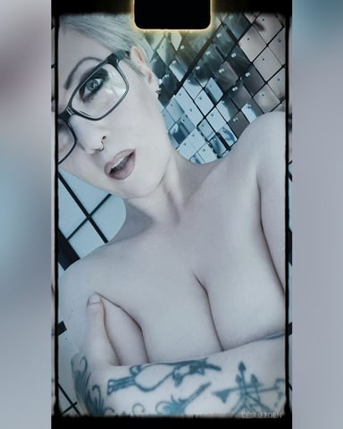 LeslieEden, fotografie