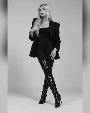 CarlyKnox photo