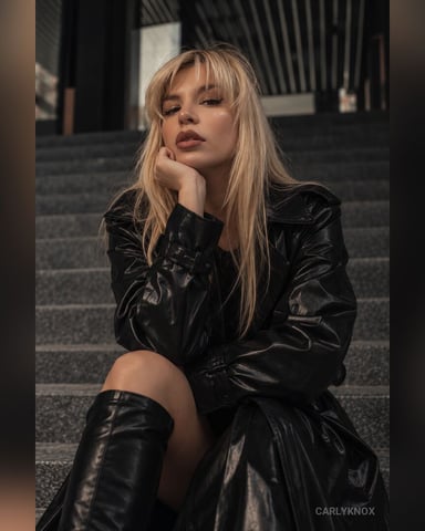 CarlyKnox photo