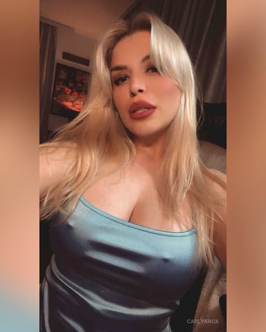 CarlyKnox photo