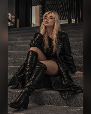 CarlyKnox photo