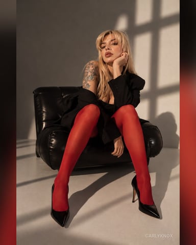 CarlyKnox foto