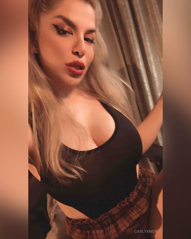 CarlyKnox foto