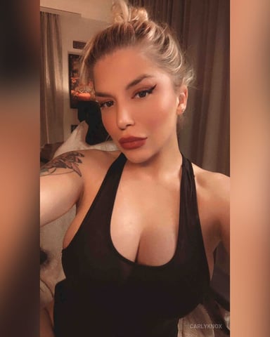 CarlyKnox photo