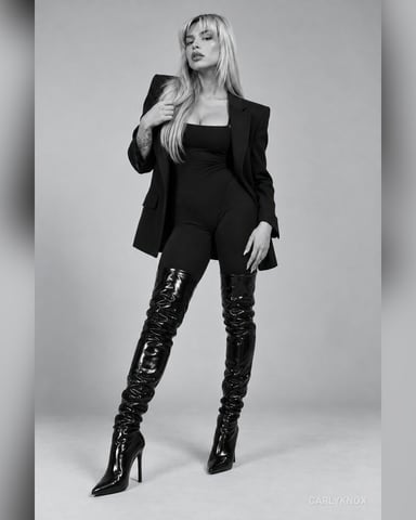 CarlyKnox photo