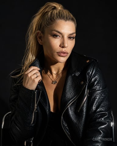 CarlyKnox photo