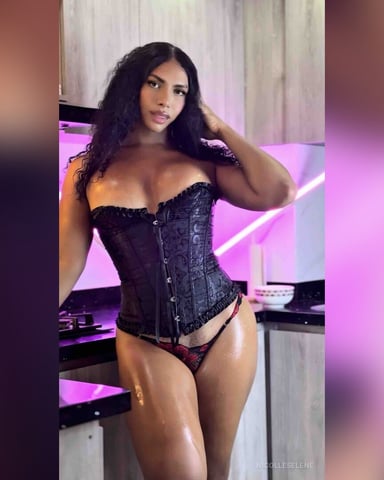 NicolleSelene photo