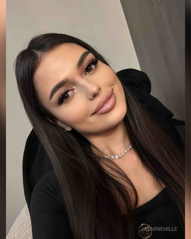 JasmineHille photo