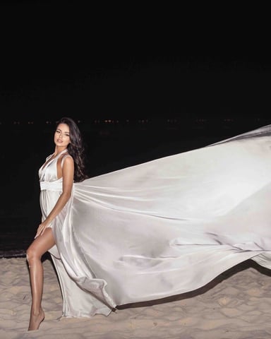 JasmineHille photo