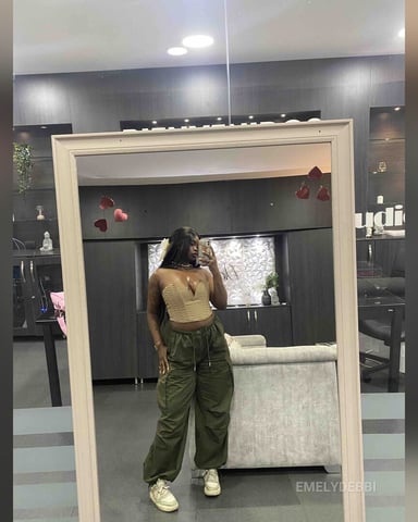 EmelyDebbi Foto