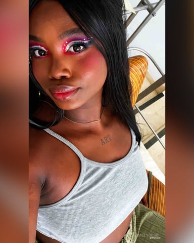 EmelyDebbi Foto