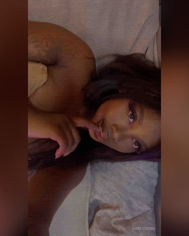 EmelyDebbi Foto