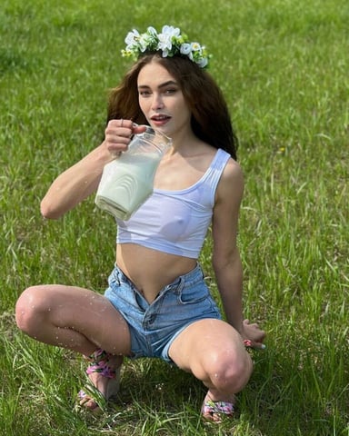 AnnaWell photo