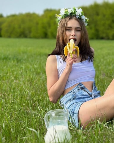 AnnaWell photo