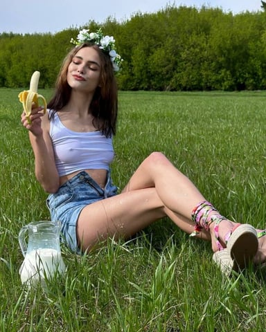 AnnaWell photo
