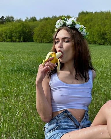 AnnaWell photo