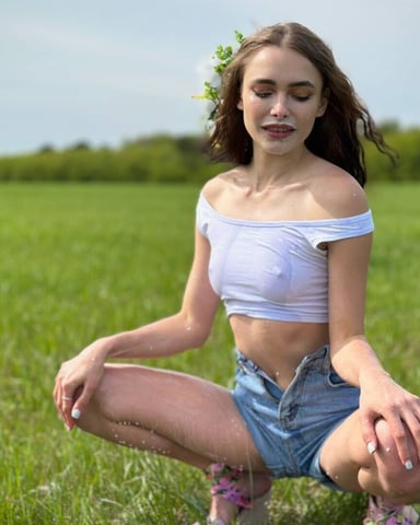 AnnaWell photo