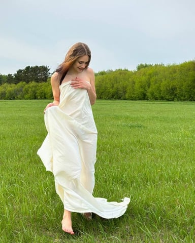 AnnaWell photo