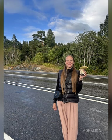 MonaLika foto