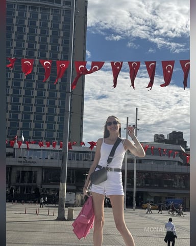 MonaLika foto