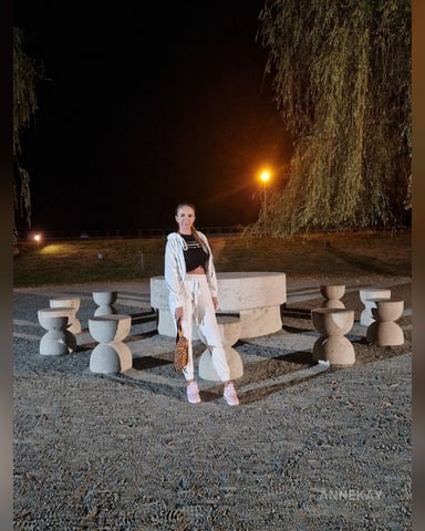 AnneKay foto