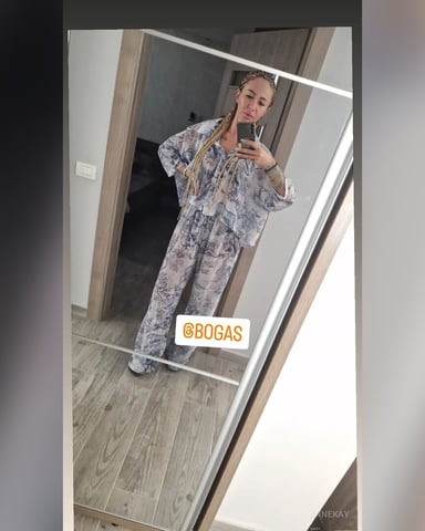 AnneKay foto