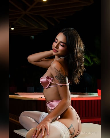 HaileyDumont photo