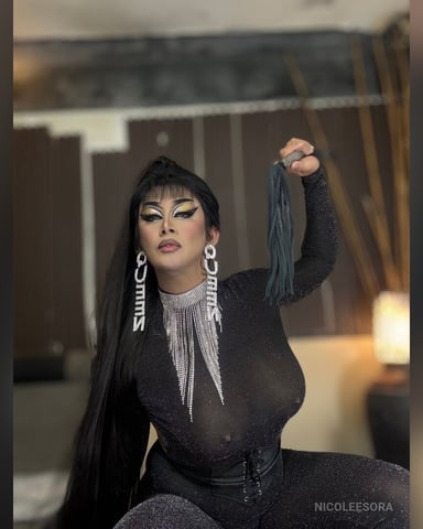 NicoleeSora foto