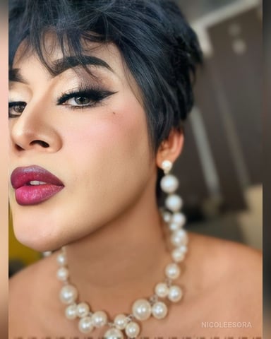 NicoleeSora foto