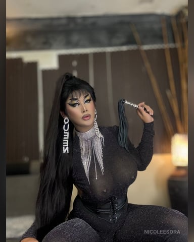 NicoleeSora foto