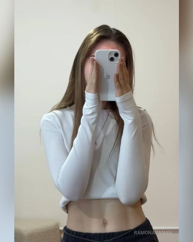 RamonaPanah Foto