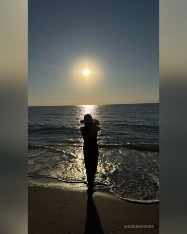 AngelinaKunis Foto