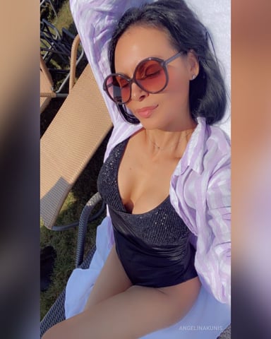 AngelinaKunis Foto