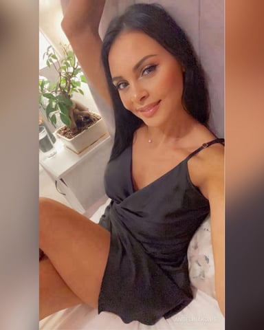 AngelinaKunis Foto