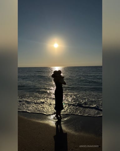 AngelinaKunis Foto
