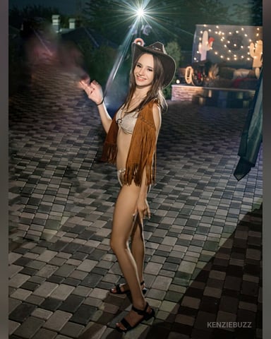 KenzieBuzz foto