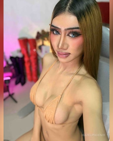 HazelPhoenix foto