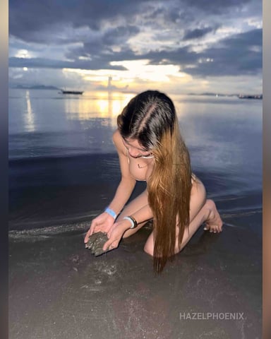 HazelPhoenix foto