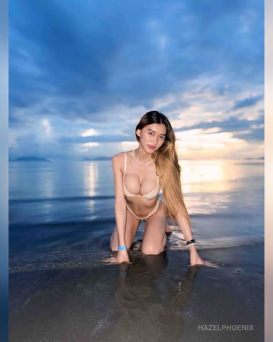 HazelPhoenix foto