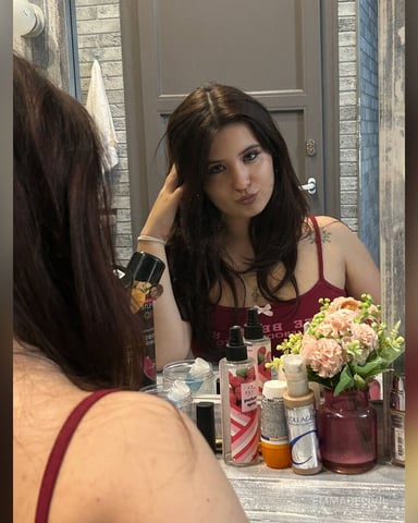 EmmaDelivil photo 1