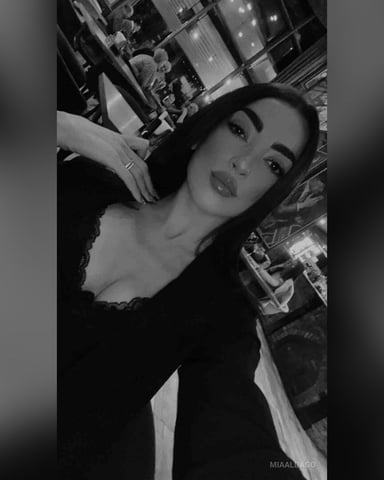 MiaAldago foto
