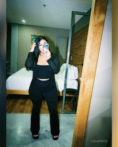LolaPrice photo