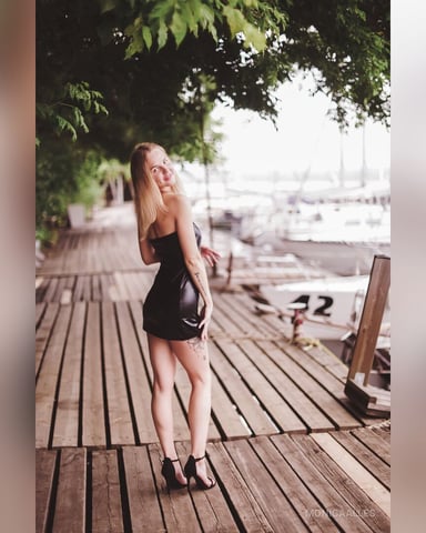 MonicaAlles photo 6