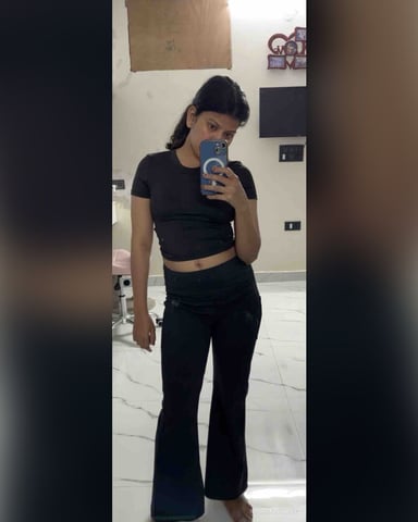 NiharikaRawat photo 3