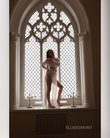 EllieEsmont photo
