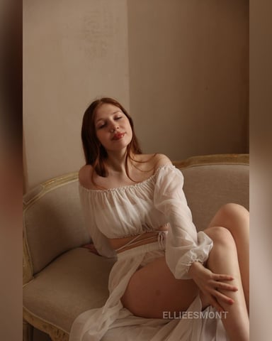 EllieEsmont photo